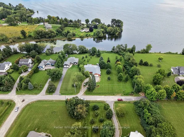 89 Smiths Bay Ave, Prince Edward County, ON K0K 2T0