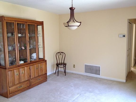 3rd image of 10126 Colima Ave