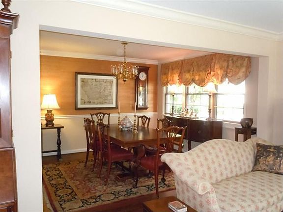 4th image of 6711 Mariemont Ave