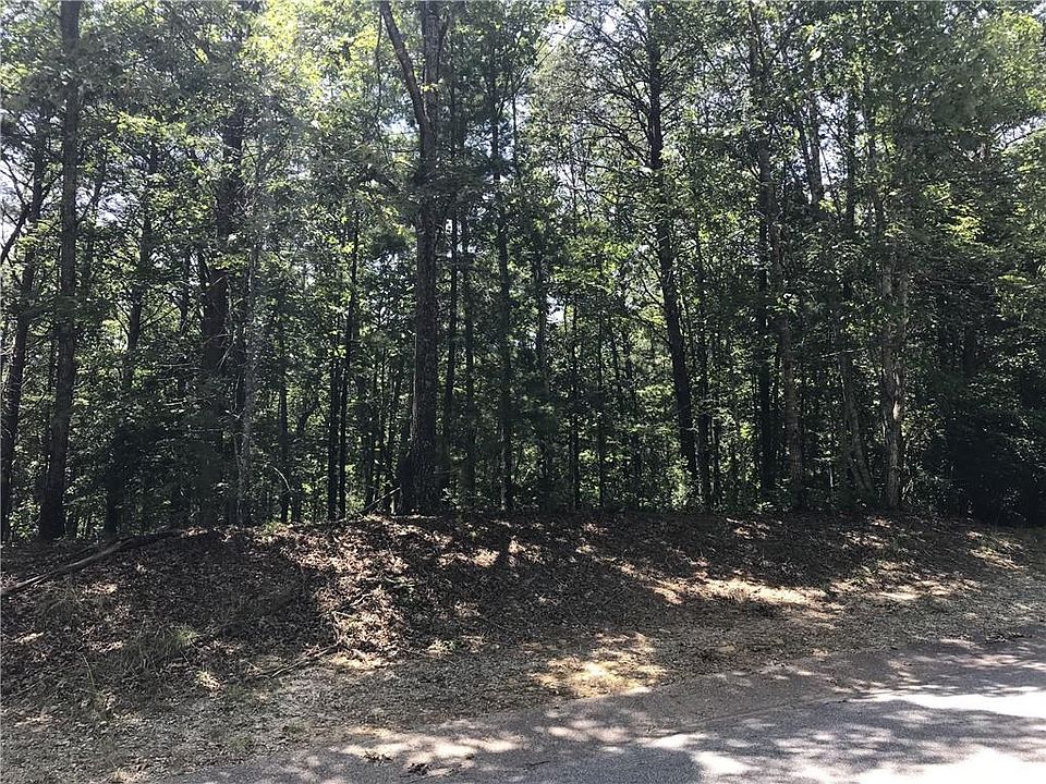 2nd image of 106 Wake Robin Dr