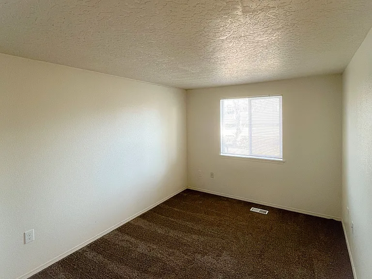 109 - Brentwood — Photo 33