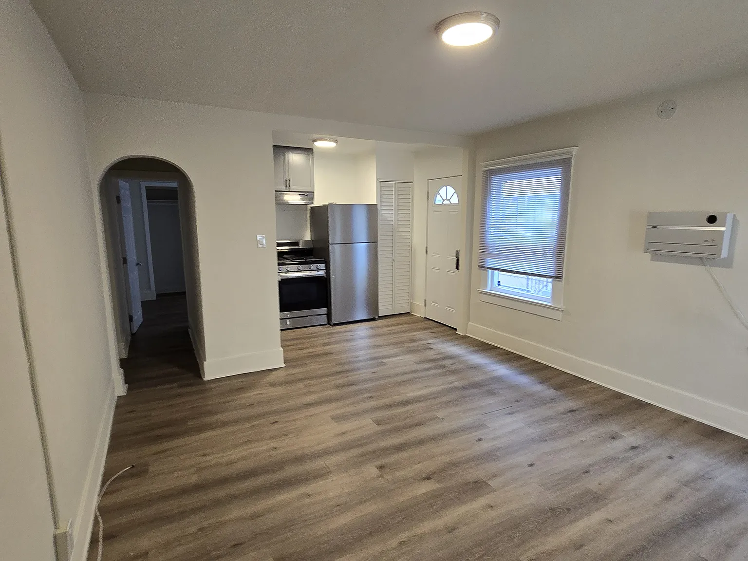 2 bed, 543 sqft, $2,200 — Photo 1