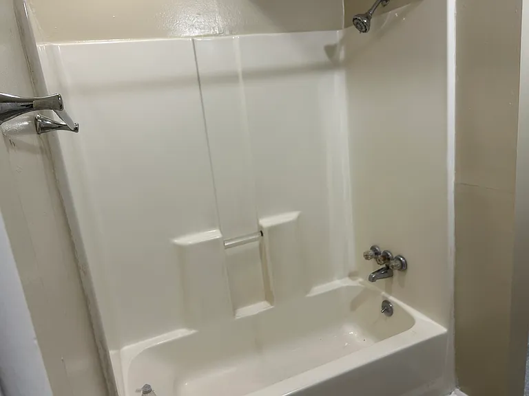 927 W Scott Ave — Photo 5