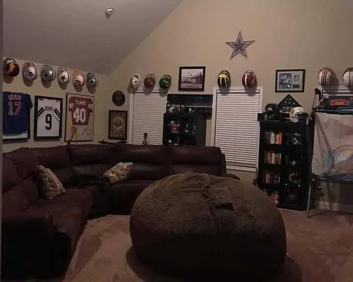 Huge bonus room.