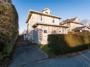 2 Berkeley Ter, Newport, RI 02840