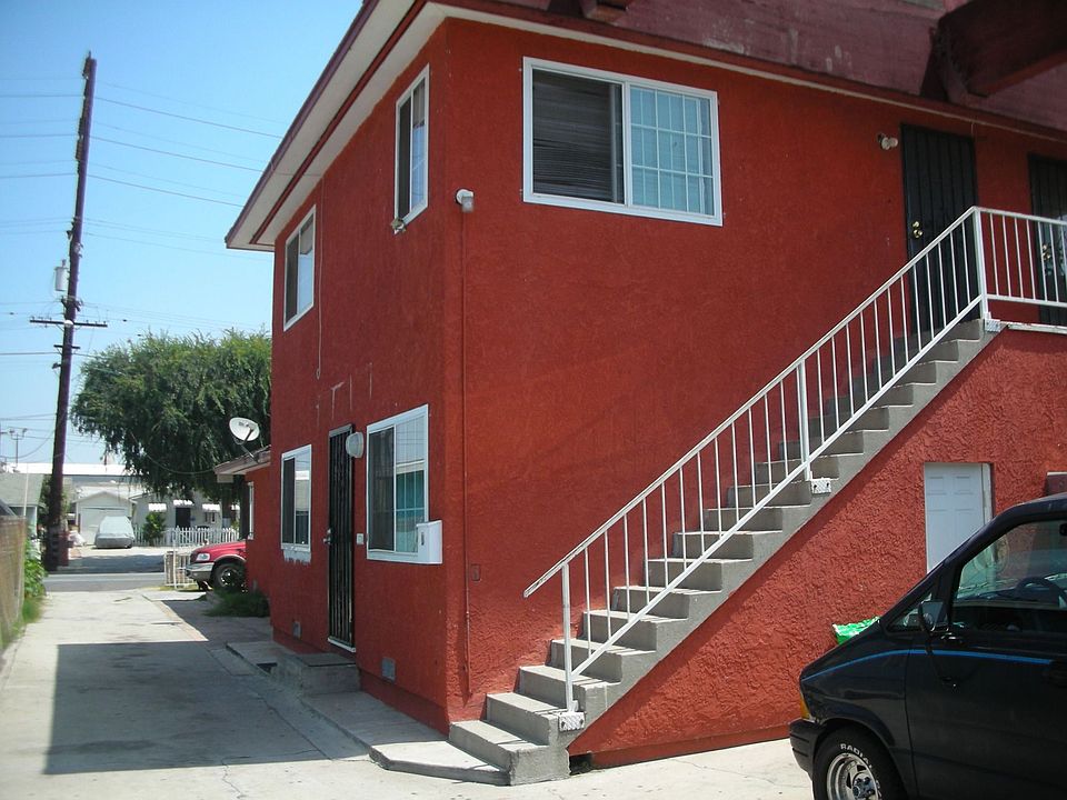 2nd image of 3416 Bell Ave
