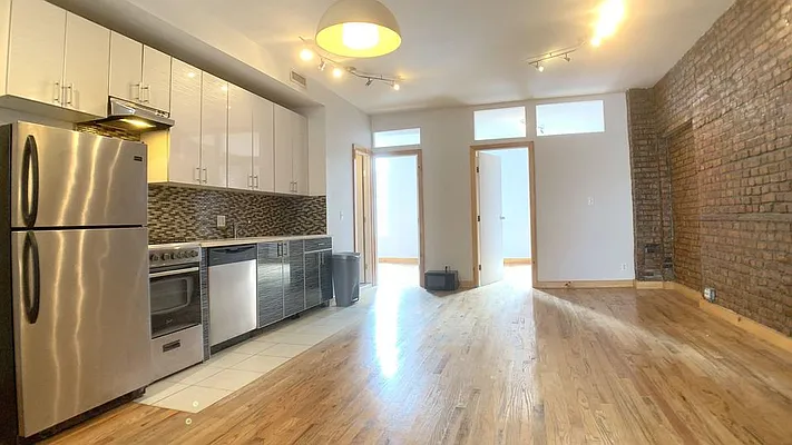 Rented by Nooklyn NYC LLC | media 18