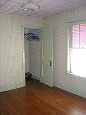 5th image of 5850 W Warwick Ave