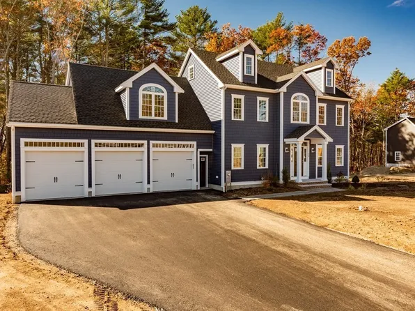 10 Lamp Post Ln, West Bridgewater, MA 02379