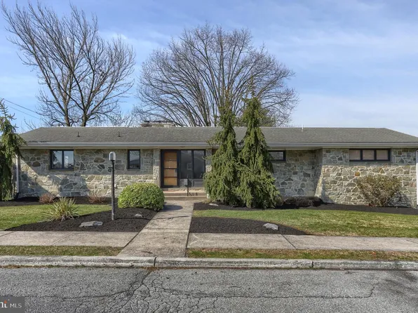 129 S Center St, Cleona, PA 17042