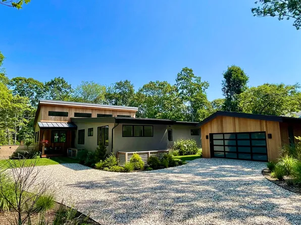 65 Runnymeade Dr, East Hampton, NY 11937