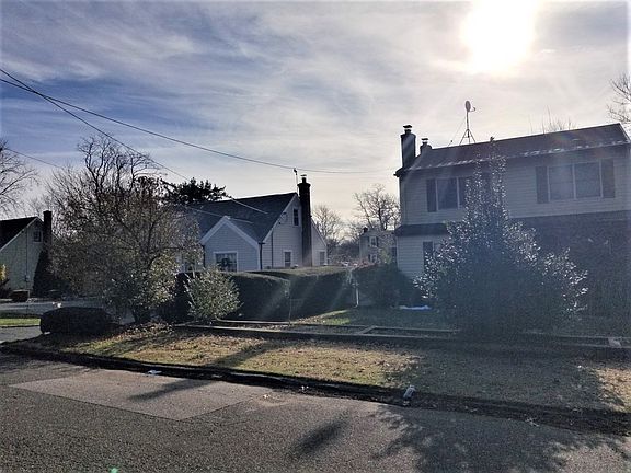 5th image of 205 Lynn Ave