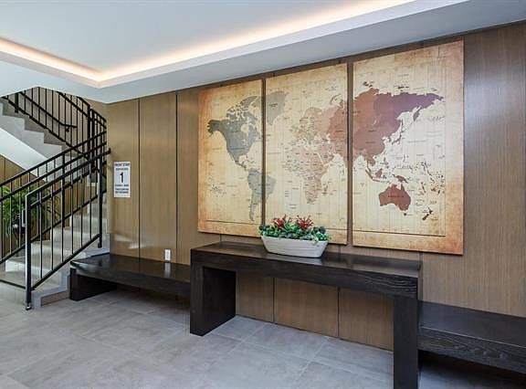 Elevator lobby with yard access