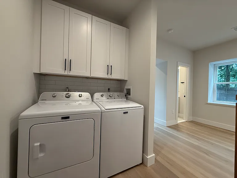 160 Main St #4 — Photo 13