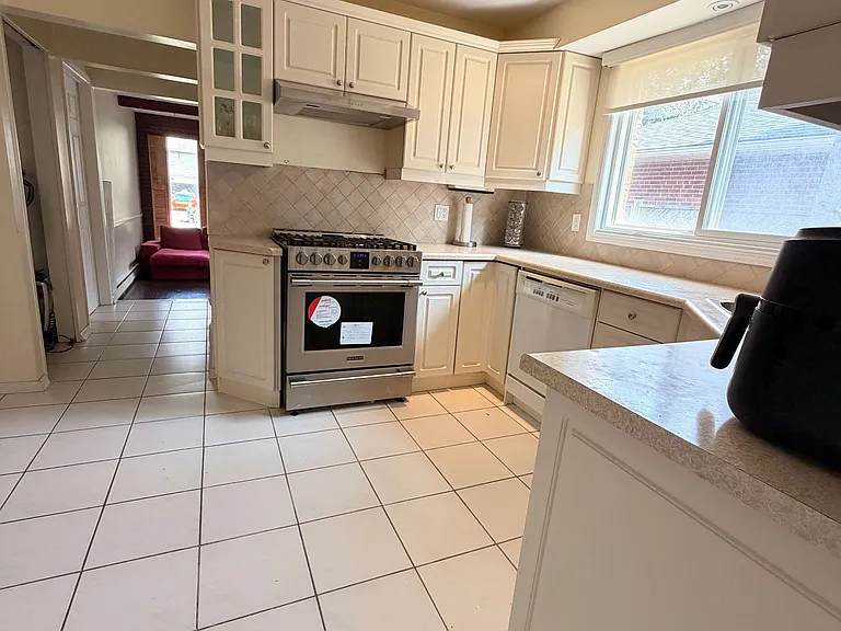 2150 Herridge Dr — Photo 4