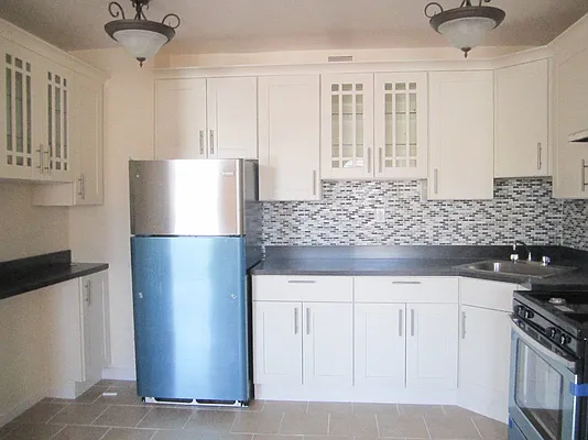 Rented by Bohemia Realty Group | media 8