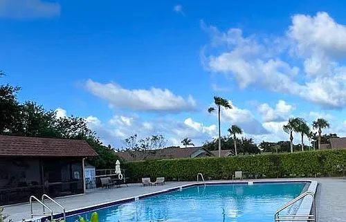 1918 Palmland Dr #2 Photo 1