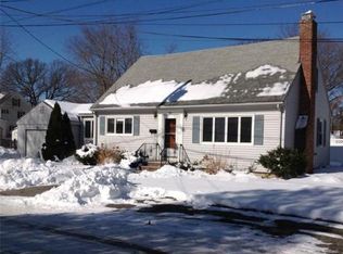 8 Munroe Ave, Woburn, MA 01801