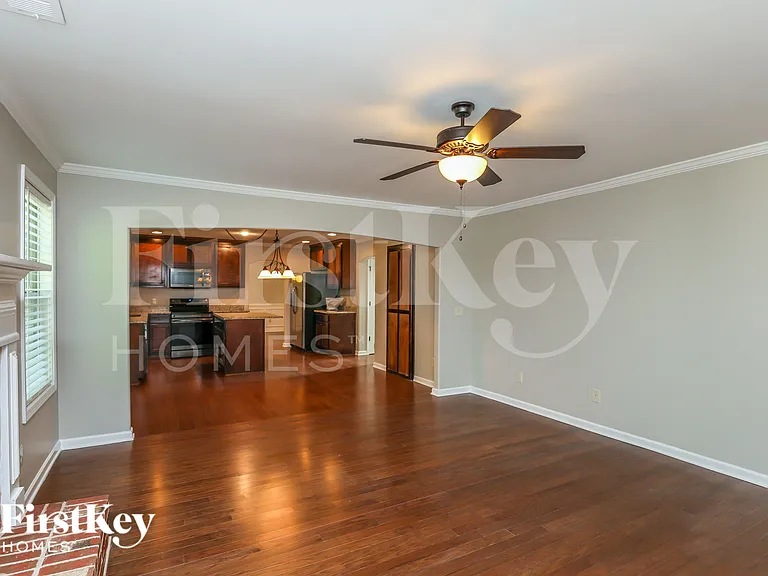 254 Cypress Pl — Photo 6