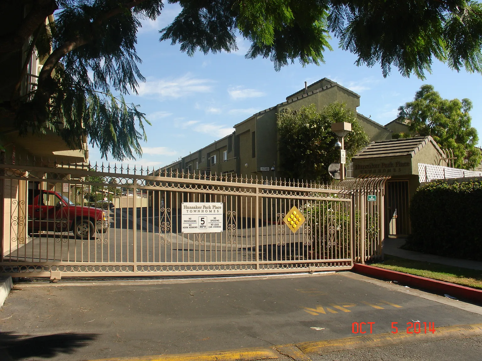 2 bed, 940 sqft, $3,100 — Photo 2