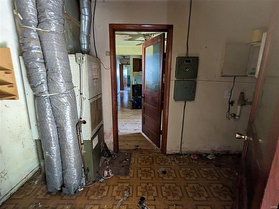 4th image of 810 La Salle Dr