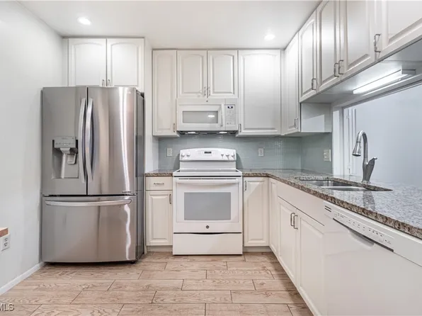 1747 Pebble Beach Dr APT 216, Fort Myers, FL 33907