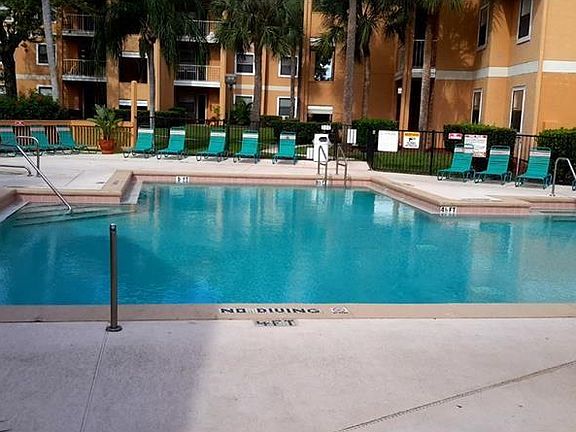 2nd image of 3008 Parkway Blvd #C