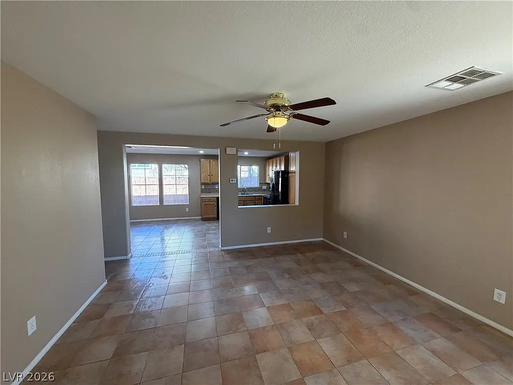 4 bed, 2.5 bath, 1757 sqft, $1,975 — Photo 3
