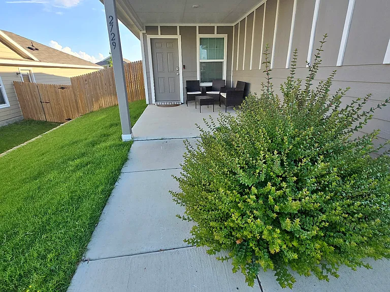2729 Rosewater Ln — Photo 2