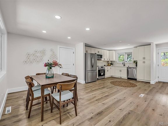 5th image of 6942 W 68th Place