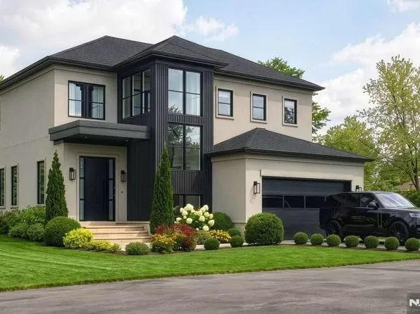 12 Colonial Road, Tenafly, NJ 07670