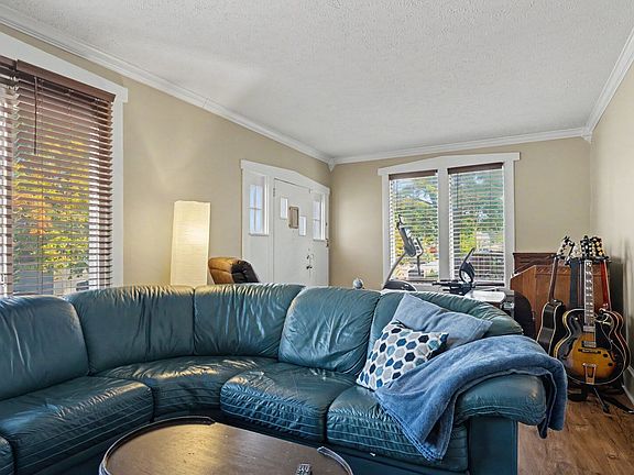 5th image of 1106 W Taylor St