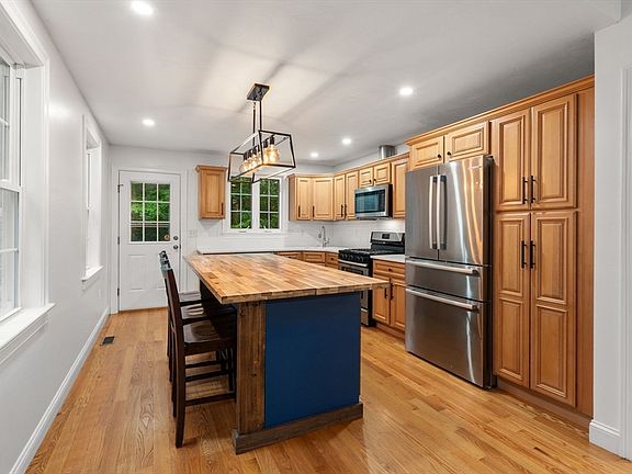 4th image of 456 South St
