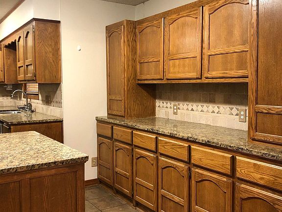 5th image of 121 Leisure Dr