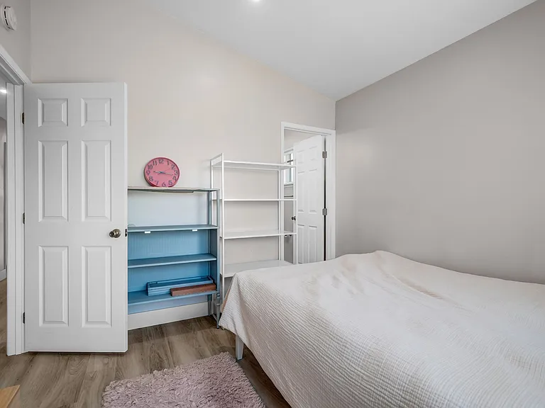 8401 Doncaster Dr — Photo 13