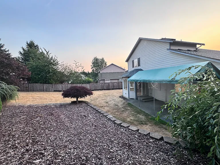 4631 NE 7th Pl — Photo 26
