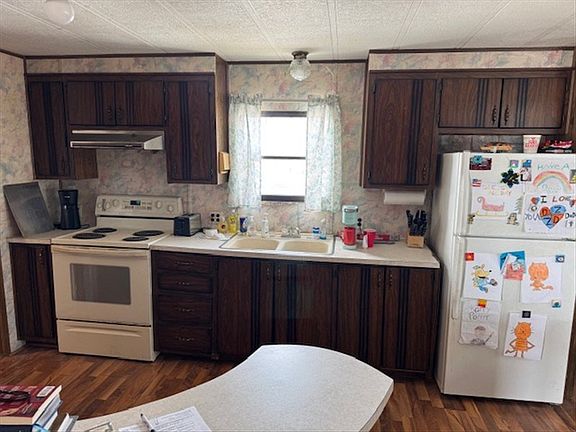 4th image of 30412 Axtell Rd