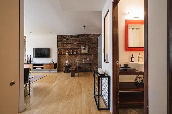 Rented by Harmonycity Corp. | media 26