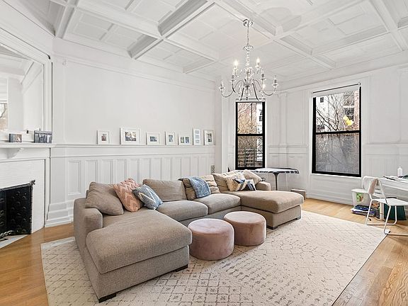 2nd image of 311 W 91st St #Townhouse