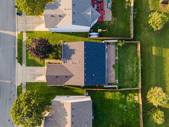 3rd image of 6645 Newstead Dr