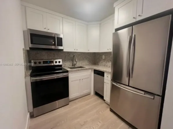 444 SW 4th St APT 204, Miami, FL 33130