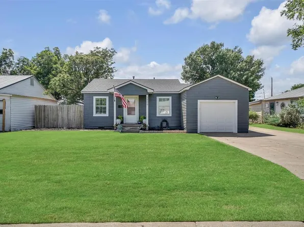 1709 Oklahoma Dr, Altus, OK 73521