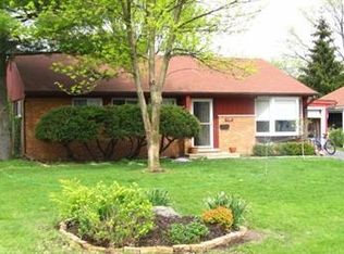 1107 Whitfield Rd, Northbrook, IL 60062
