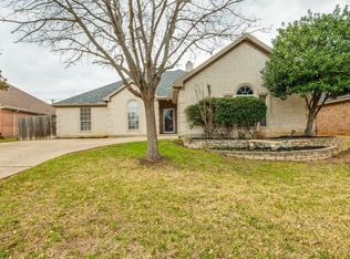 14 Enchanted Ct, Mansfield, TX