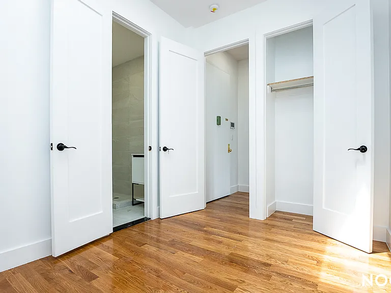 589 Knickerbocker Ave #2 — Photo 10