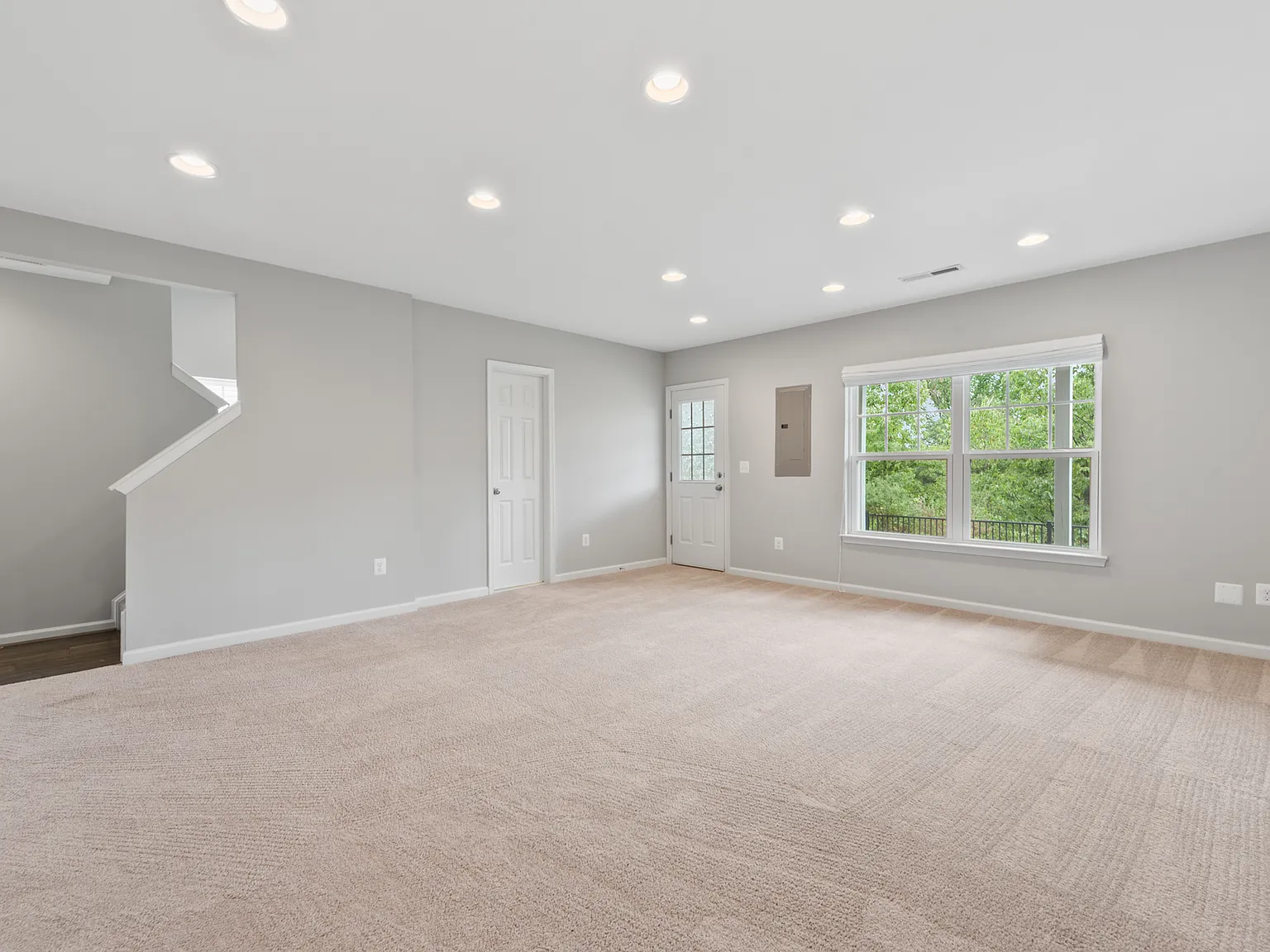 3 bed, 3.5 bath, 2646 sqft, $2,600 — Photo 4