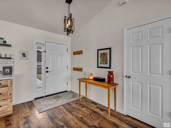 3rd image of 38 Colony Estates Dr