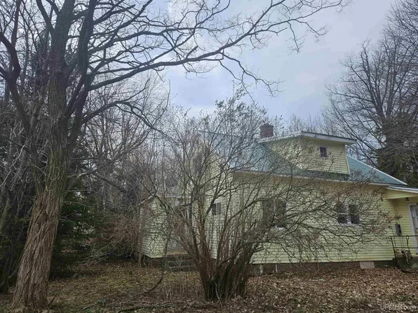 716 S Steel St, Ontonagon, MI 49953