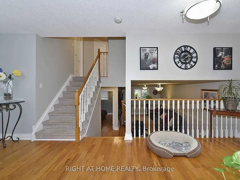 1434 Largo Cres — Photo 11