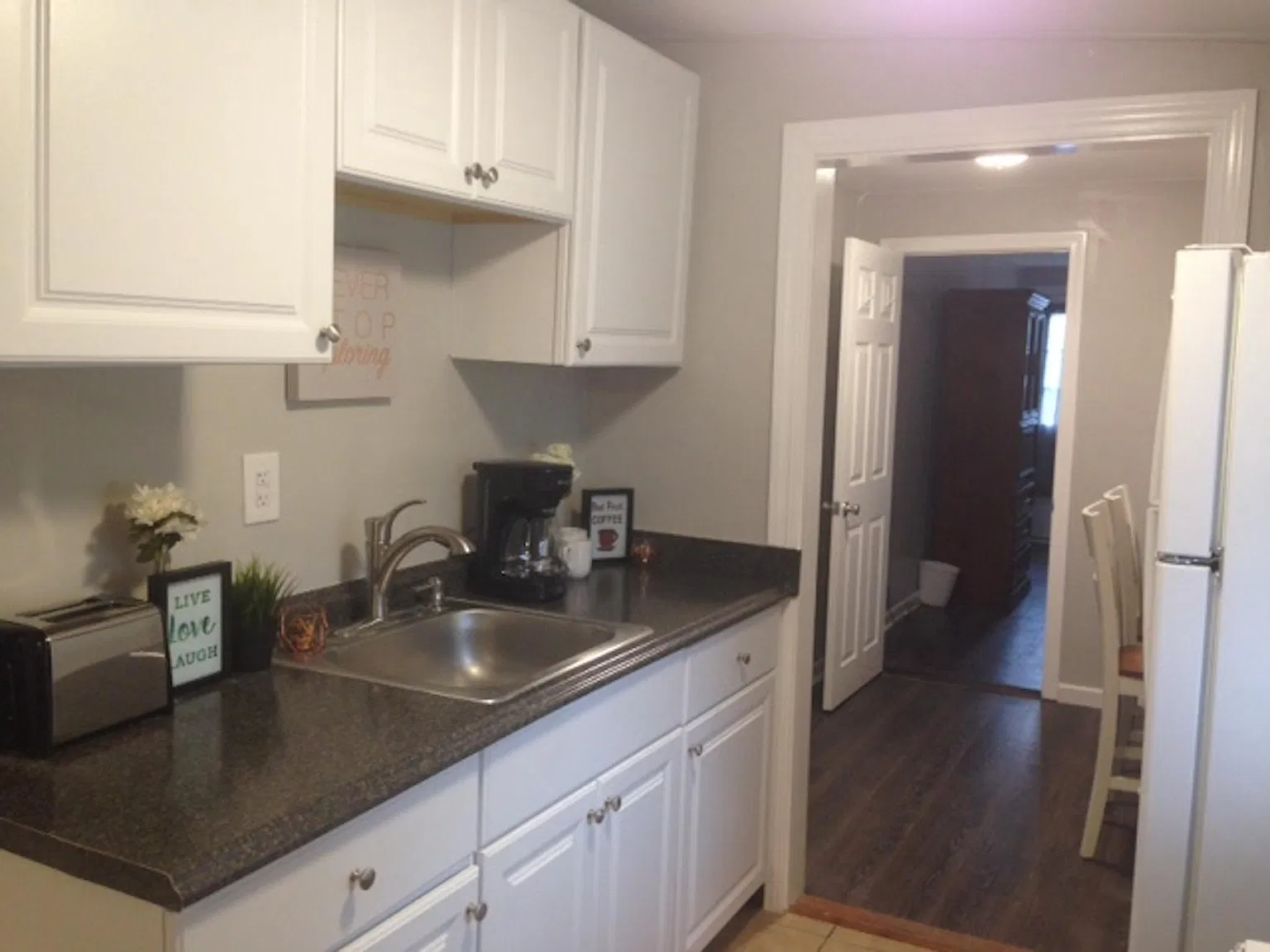 3 bed, 1000 sqft, $1,300 — Photo 2
